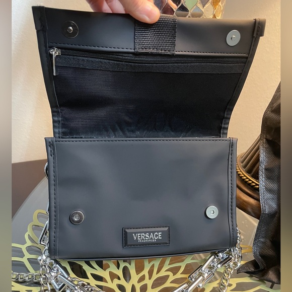 Versace - Picture 11 of 13